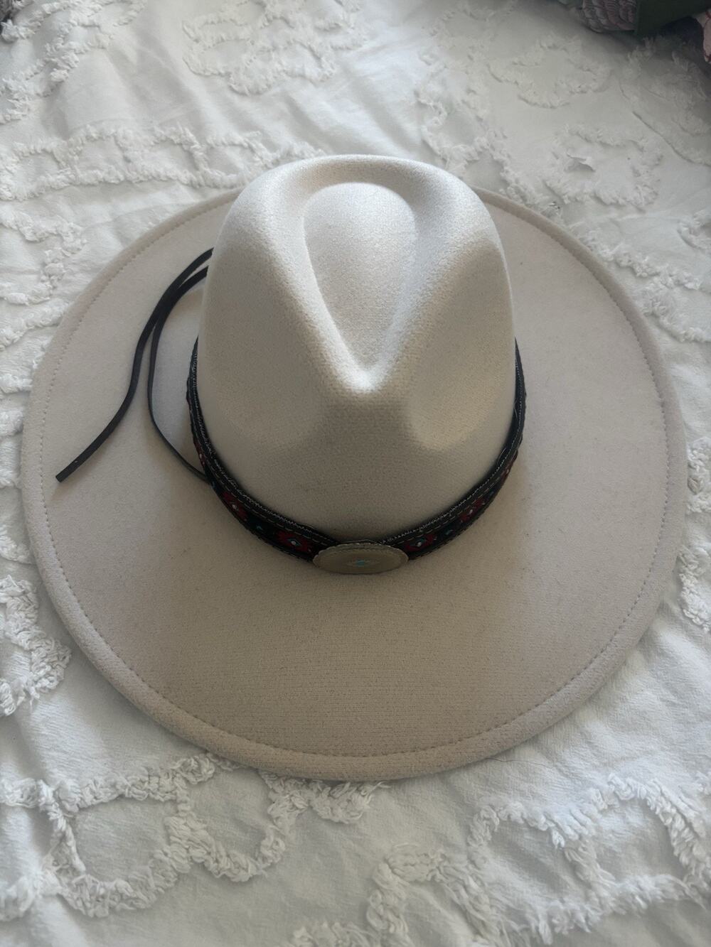 Great Ivory Hat with Removal Turquoise Accent Band. Versatile Hat. One Size